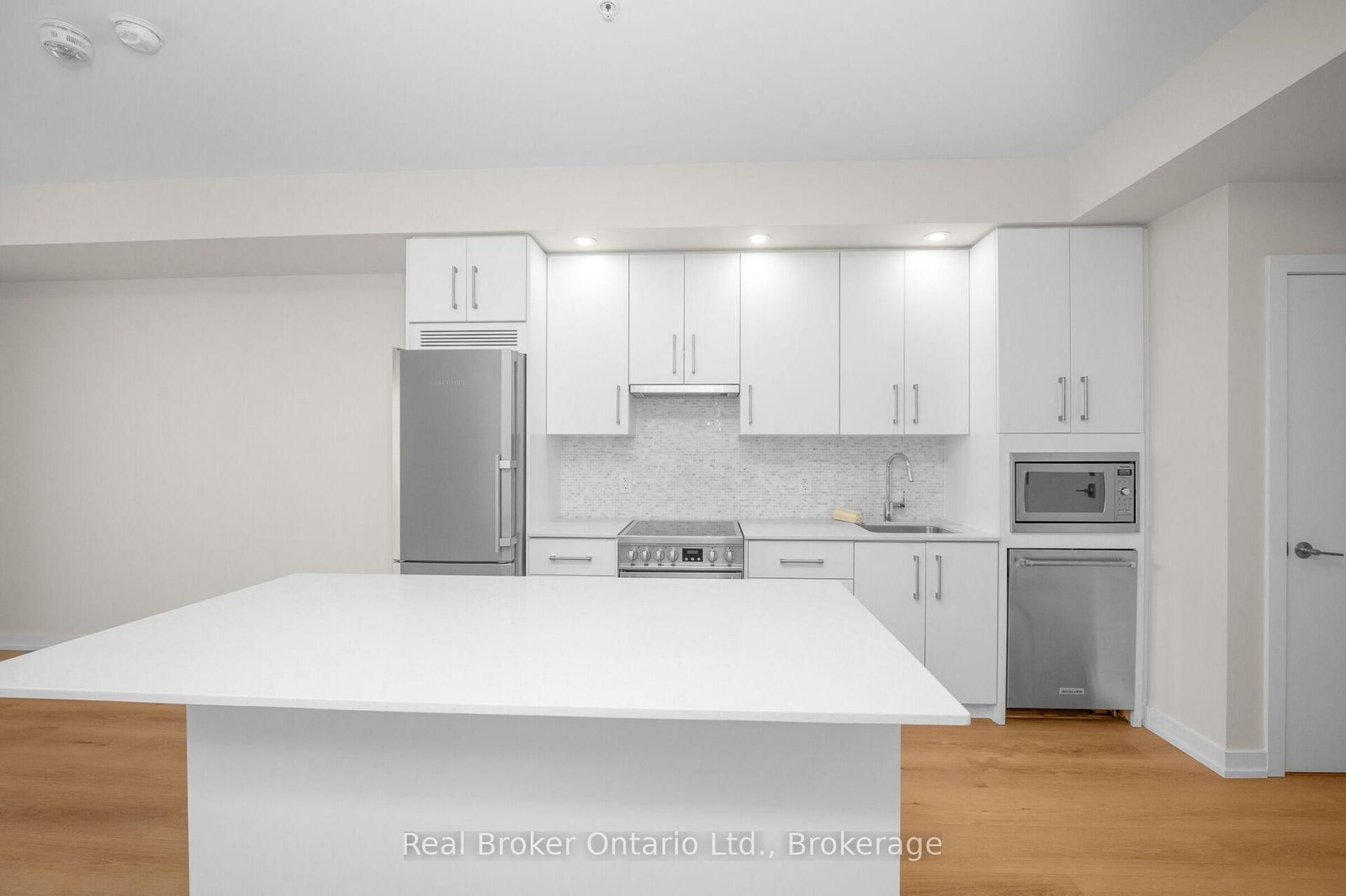 10 Esplanade Lane, Unit 310 - Photo 15