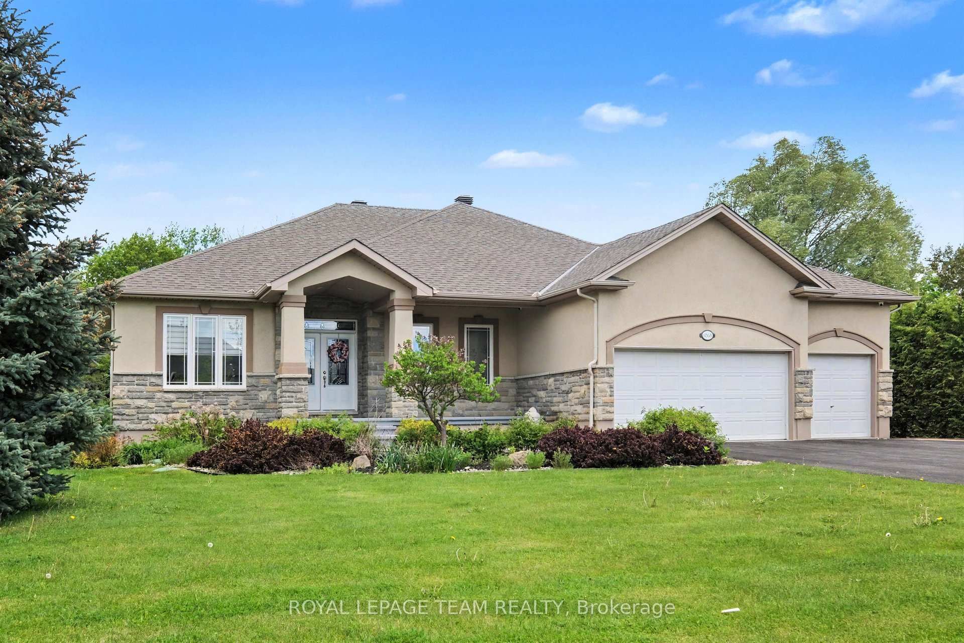 6868 Sparkling Lake Way, Greely, ON