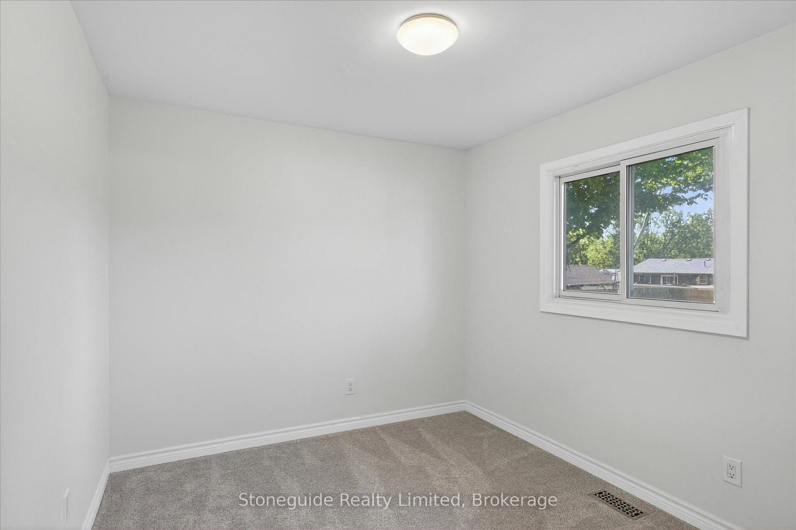 667 Skyline Road • Selwyn, ON photo 22