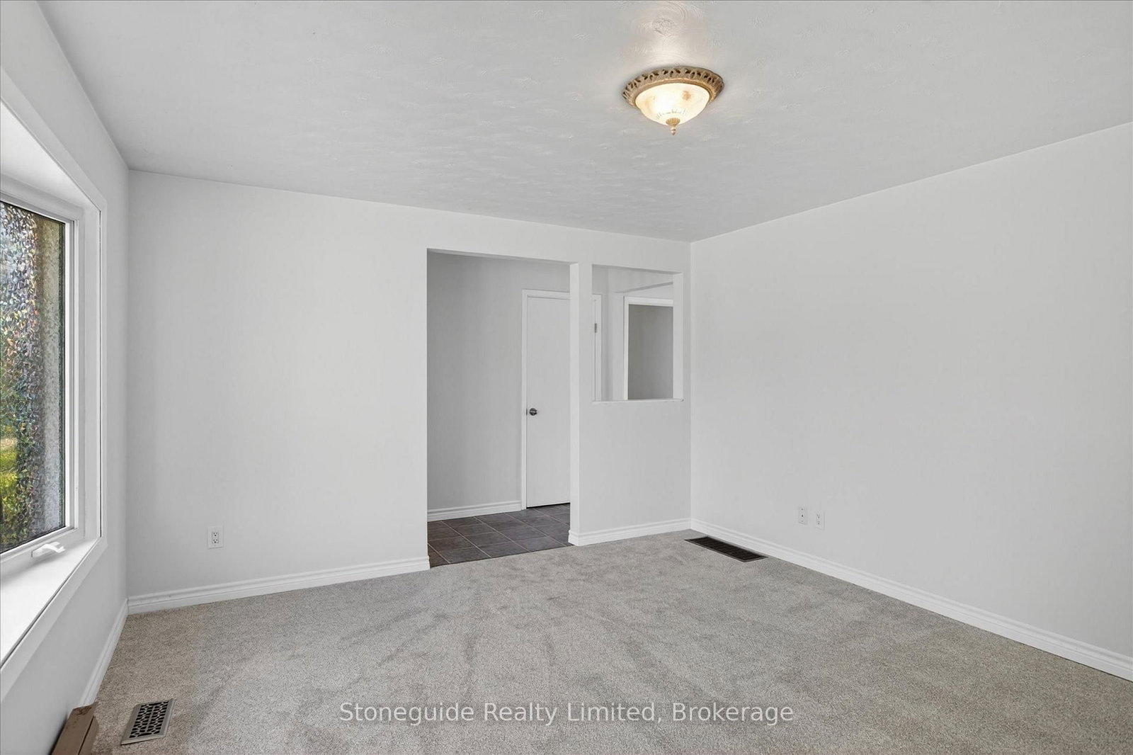667 Skyline Road • Selwyn, ON photo 9
