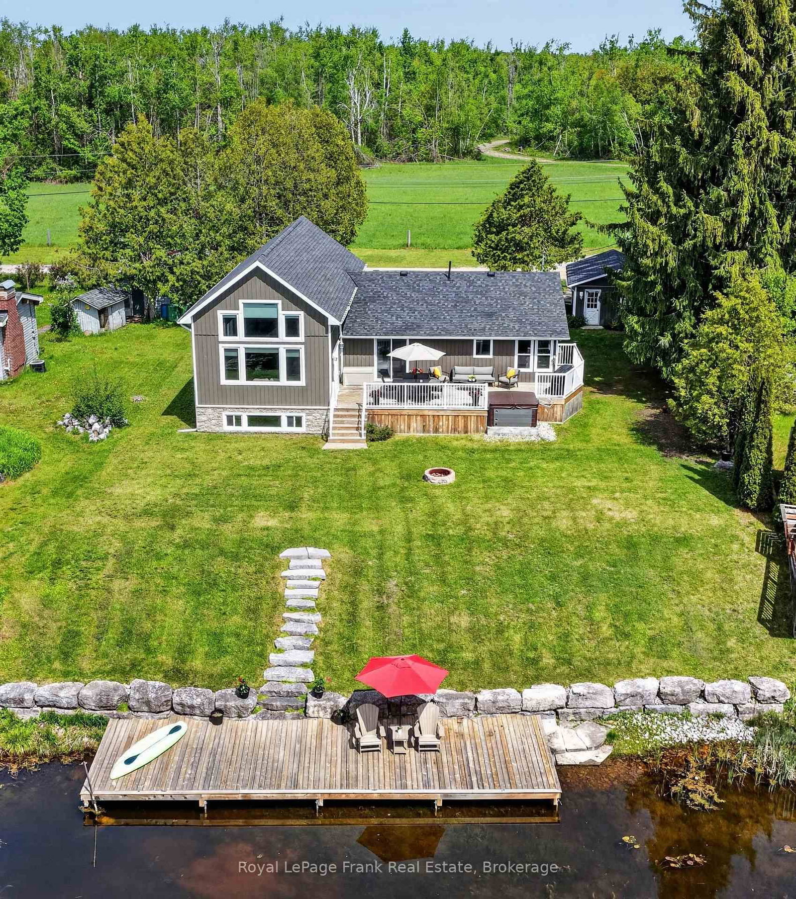 34 Rideau Drive • Kawartha Lakes, ON photo 4