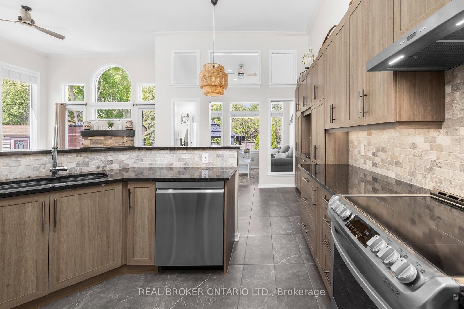 124 Macassa Circle • Ottawa, ON photo 19