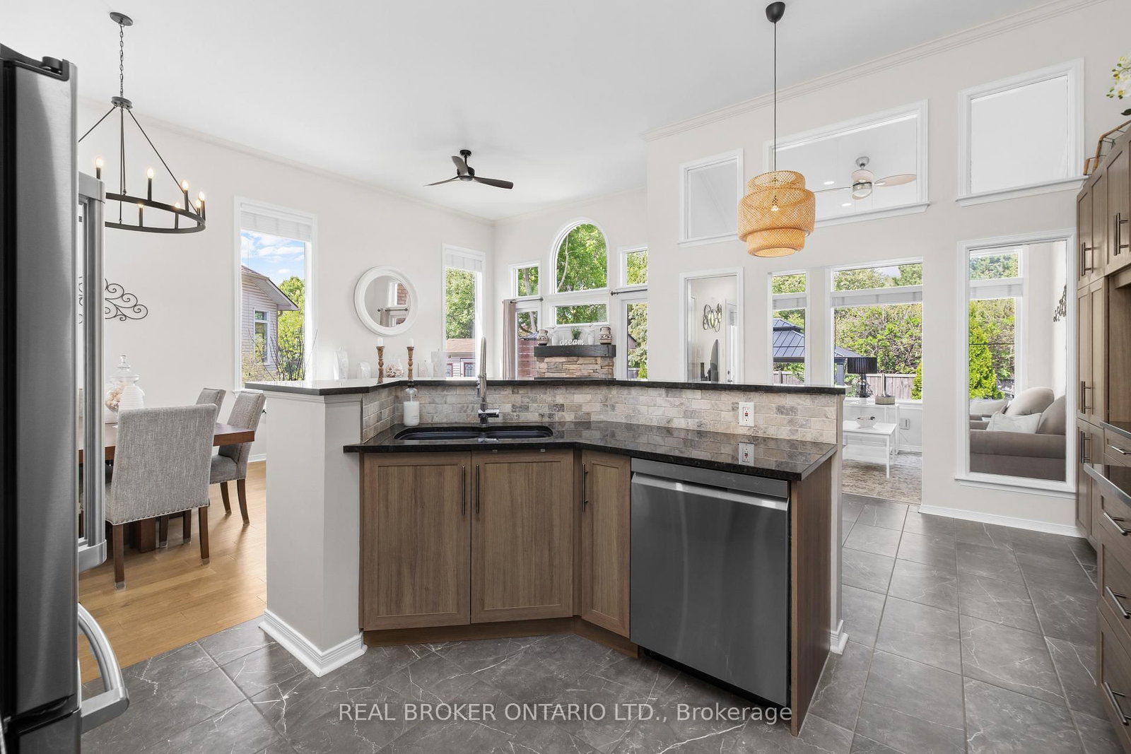 124 Macassa Circle • Ottawa, ON photo 20