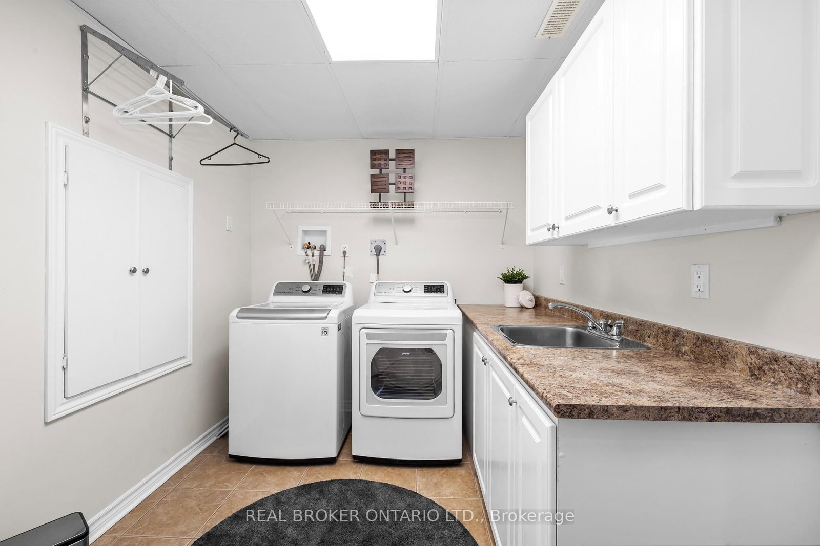 124 Macassa Circle • Ottawa, ON photo 39