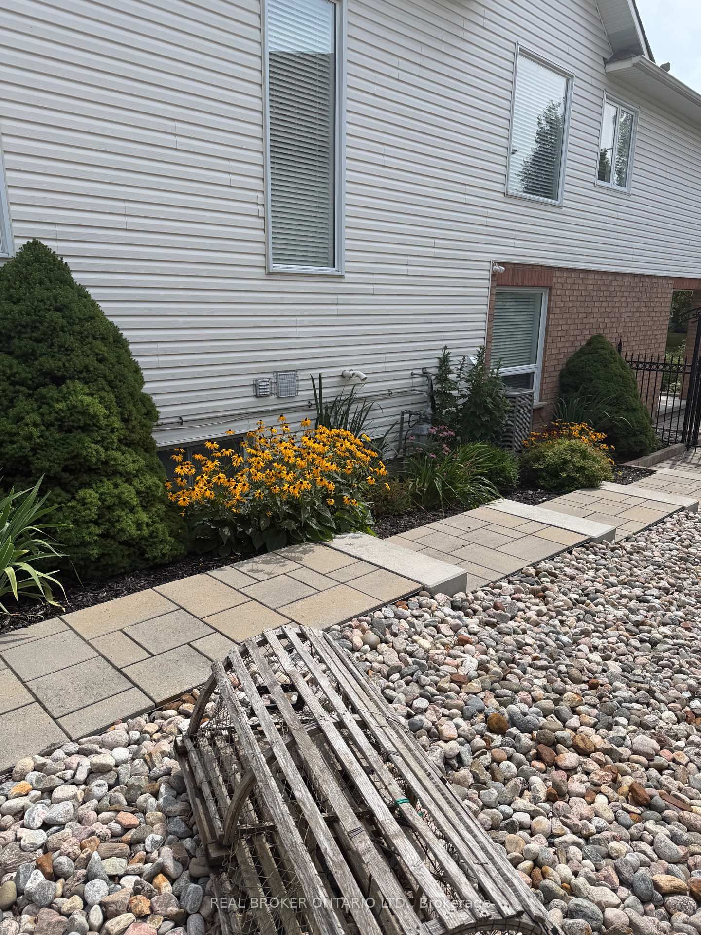 124 Macassa Circle • Ottawa, ON photo 48