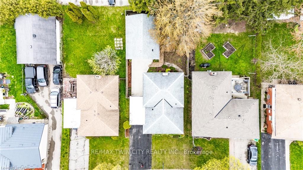 18 QUEENSTON Crescent - Photo 41