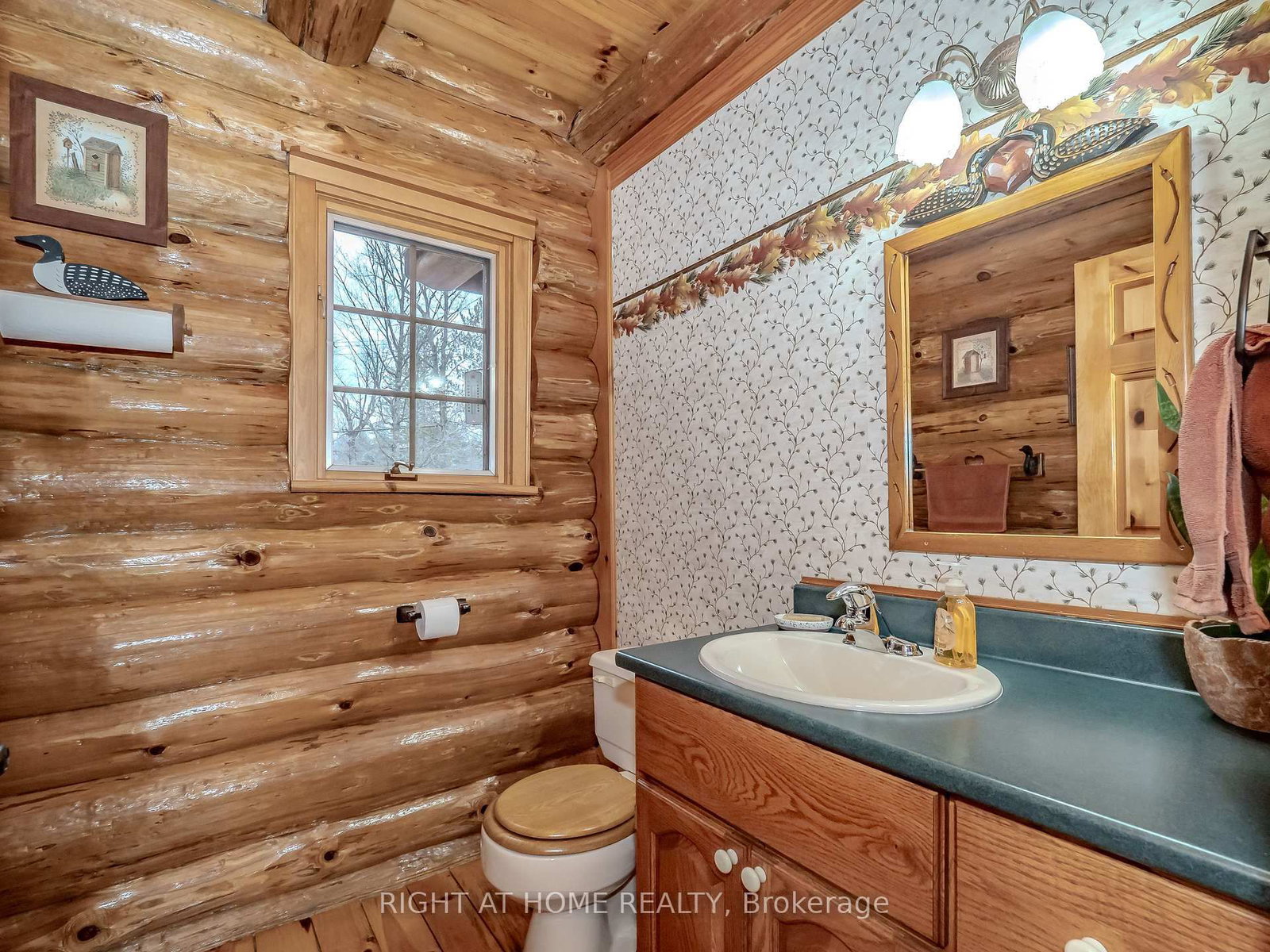 1696 Highway 118 E • Bracebridge, ON photo 14
