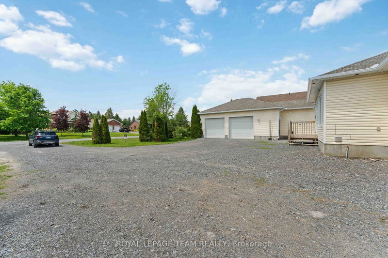 1628 Stanleyfield Crescent