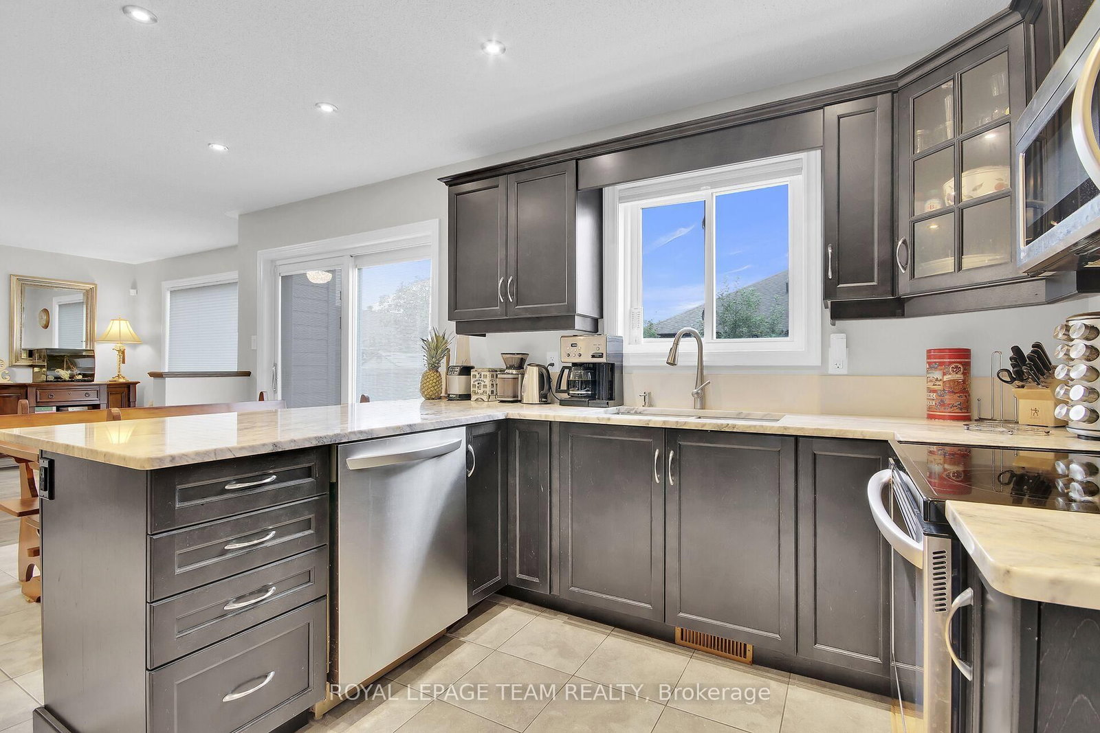 638 Robert Hill Drive - Photo 15