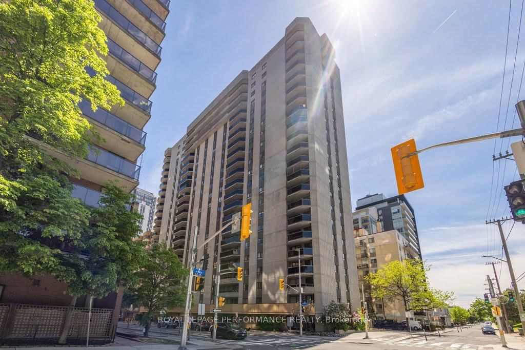 470 Laurier Avenue W