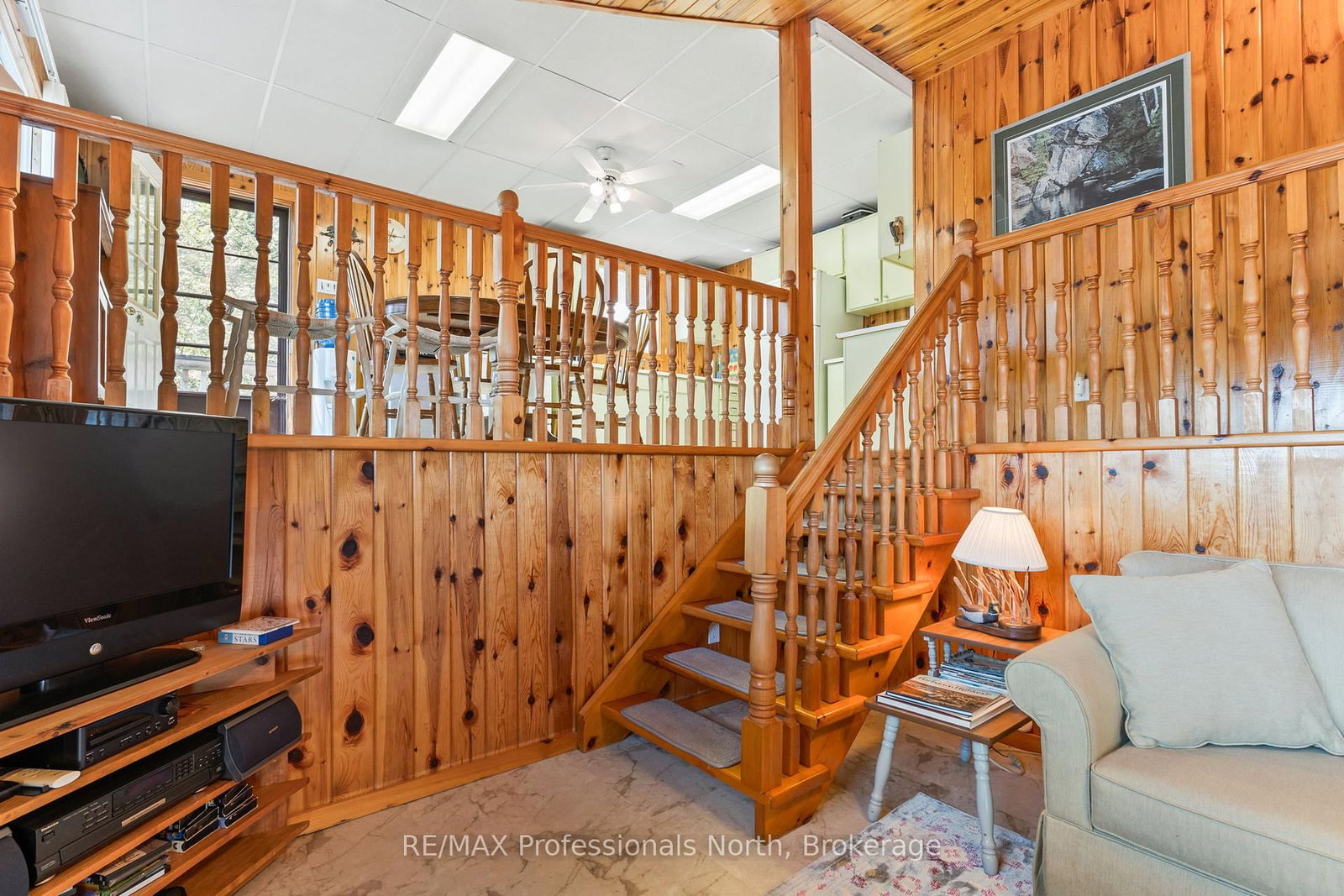 10167 Little Hawk-West Sho • Algonquin Highlands, ON photo 11