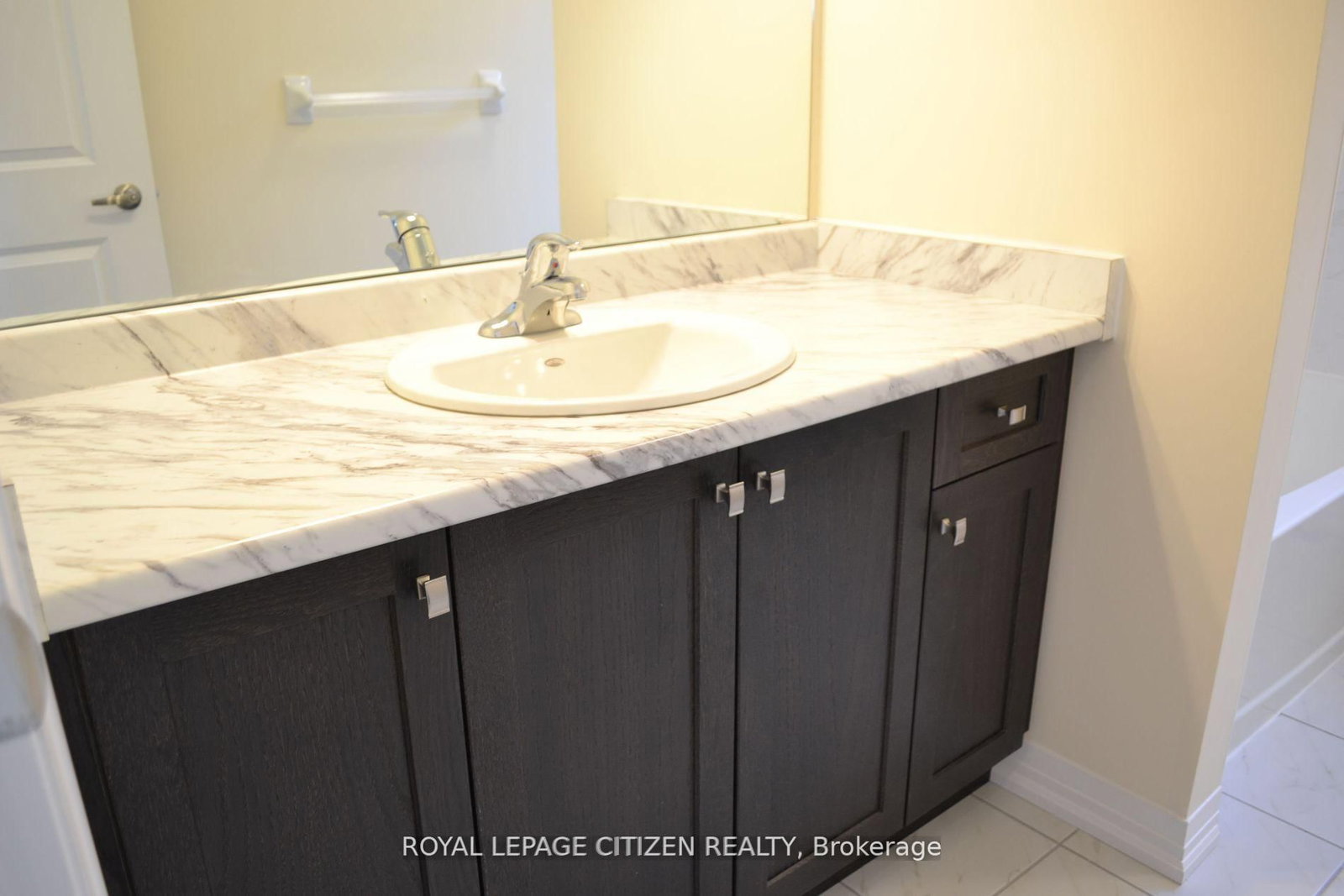 41 Carew Boulevard • Kawartha Lakes, ON photo 19