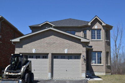 41 Carew Boulevard • Kawartha Lakes, ON photo 2