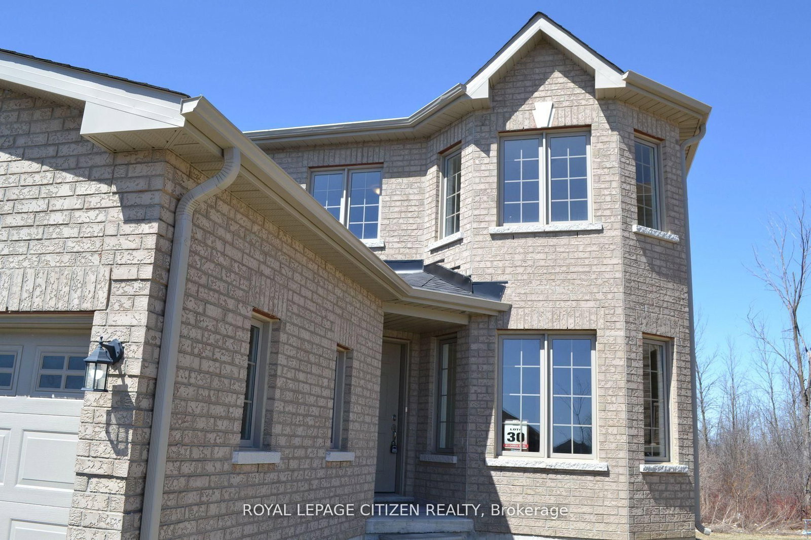 41 Carew Boulevard • Kawartha Lakes, ON photo 3