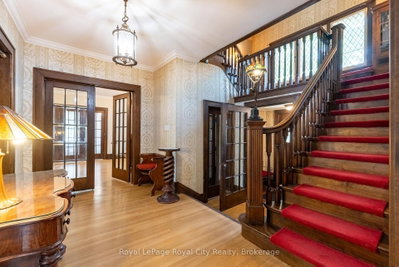 76 London Road W • Guelph, ON photo 4