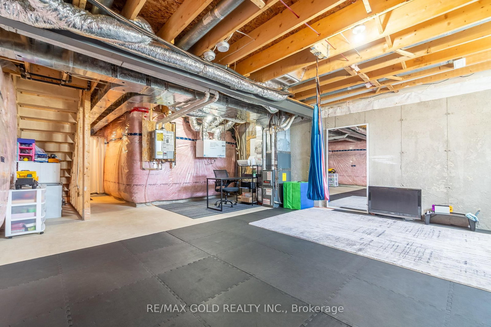 2621 Holbrook Drive, Unit 8 - Photo 32