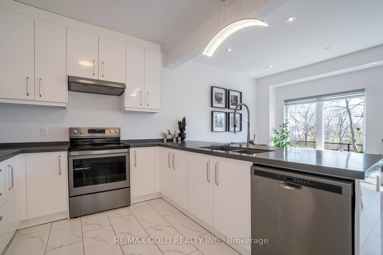 2621 Holbrook Drive, Unit 8 - Photo 4