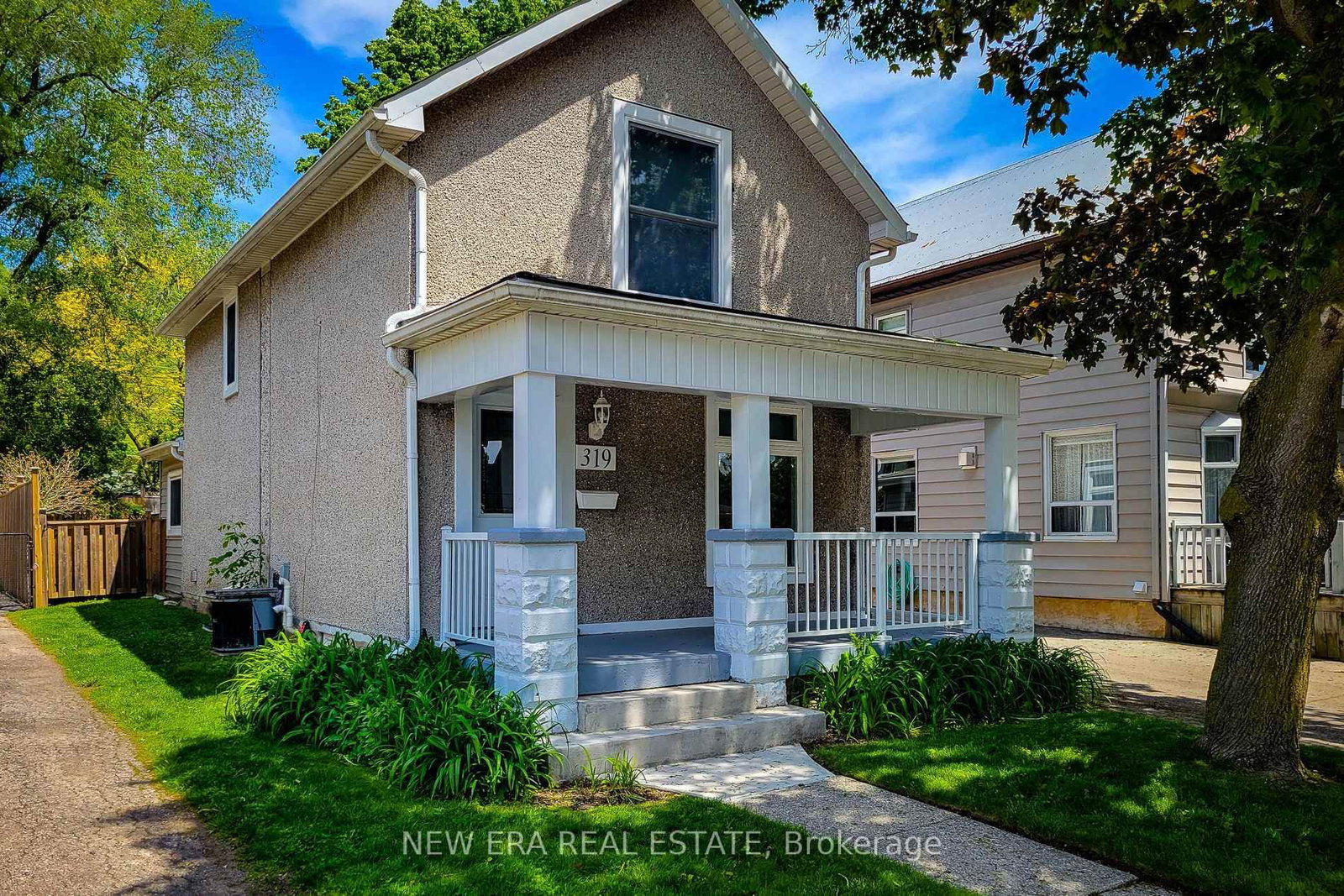 319 King Street W