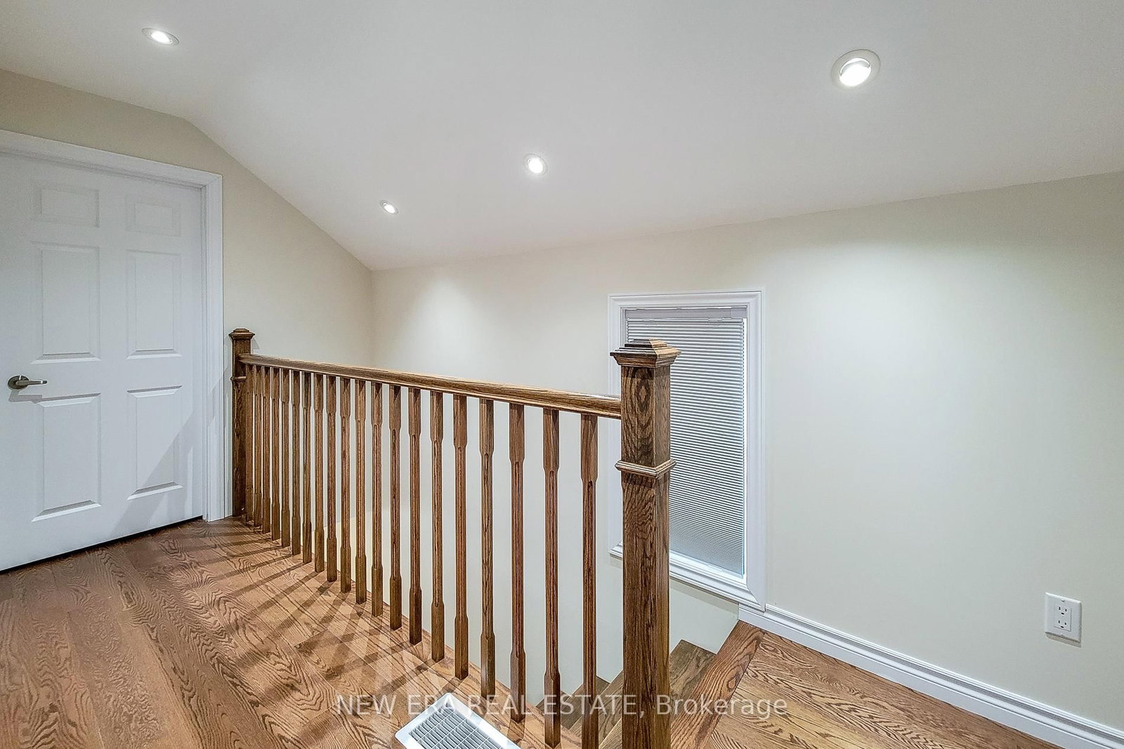 319 King Street W - Photo 31