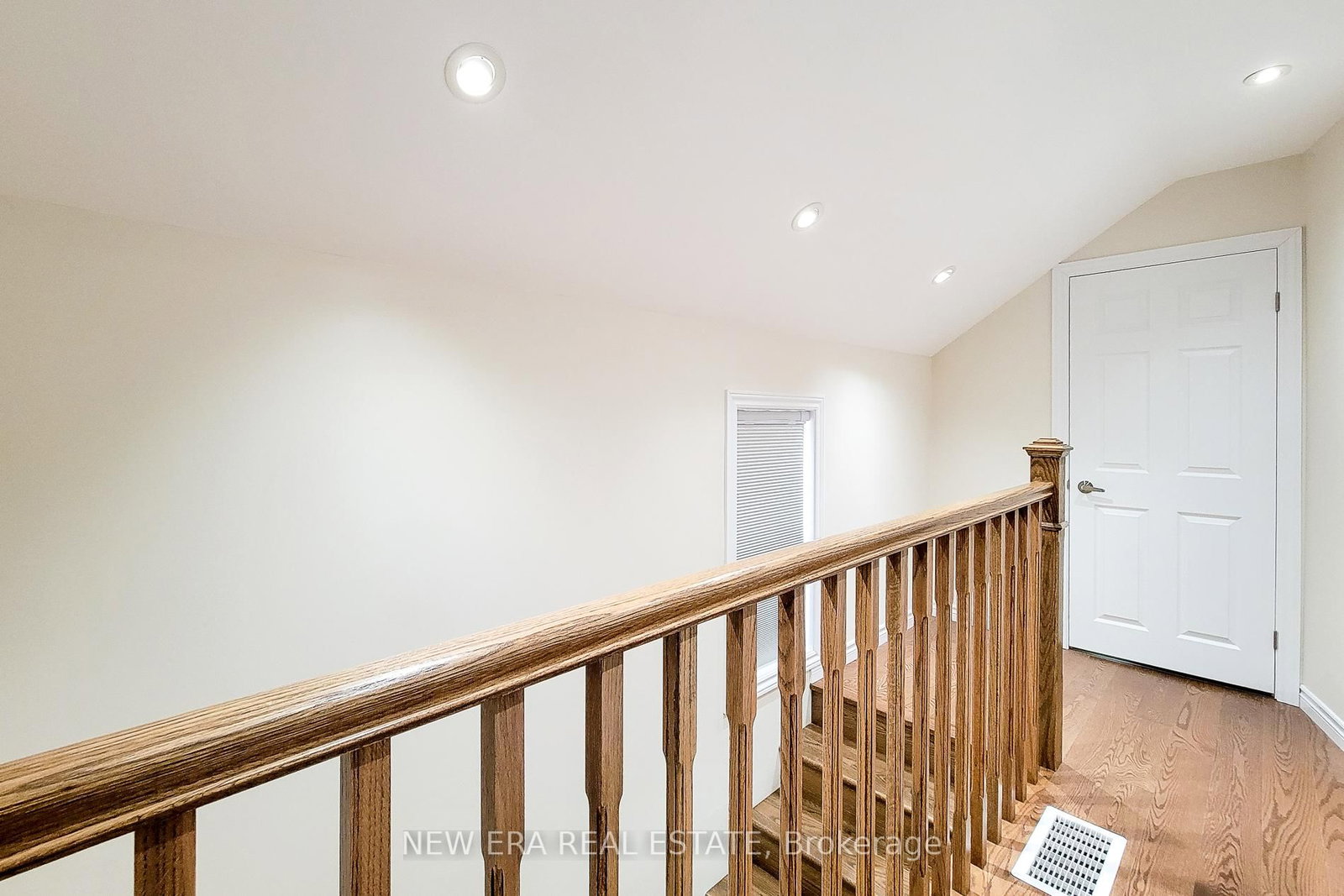 319 King Street W - Photo 42