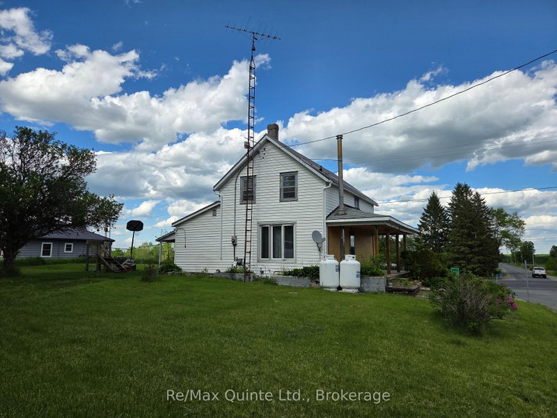 6 Thomas Street W