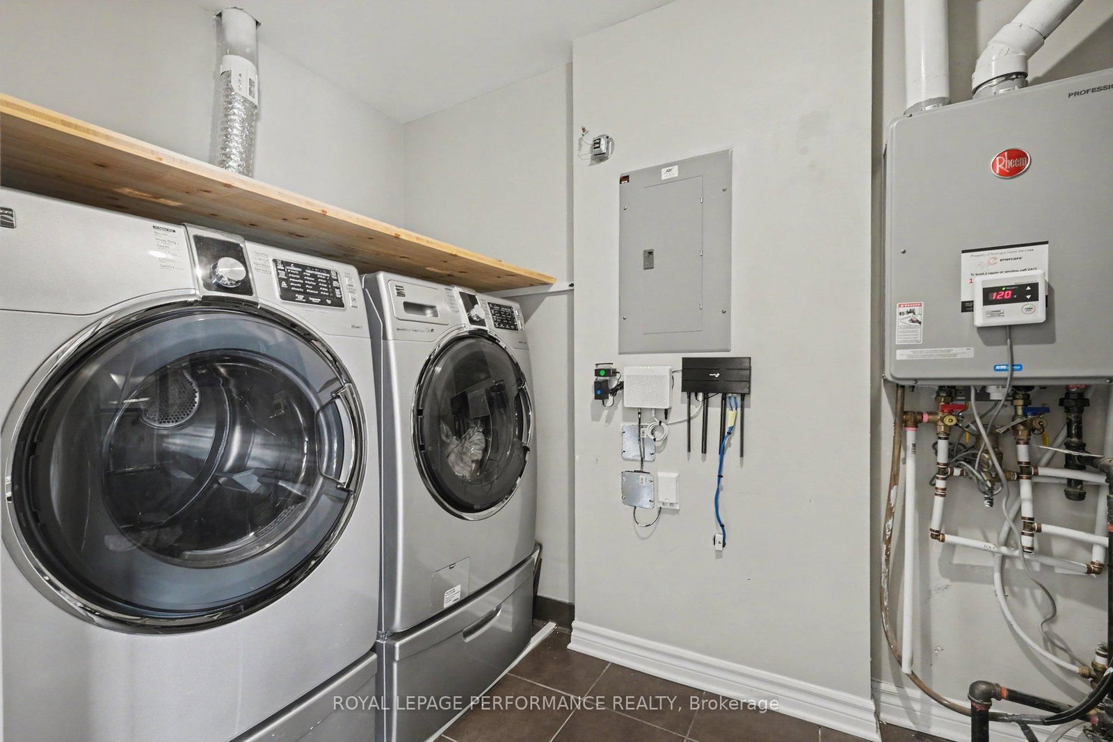 220 Pembina Private • Ottawa, ON photo 24