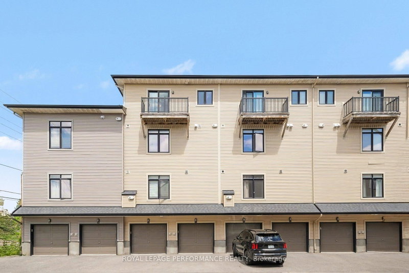 220 Pembina Private