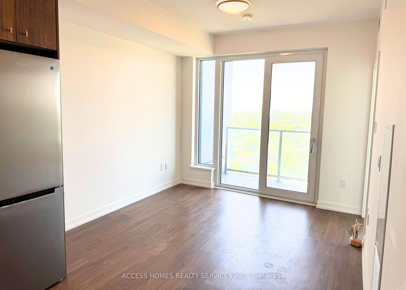 15 Wellington Street S, Unit 1910 - Photo 3