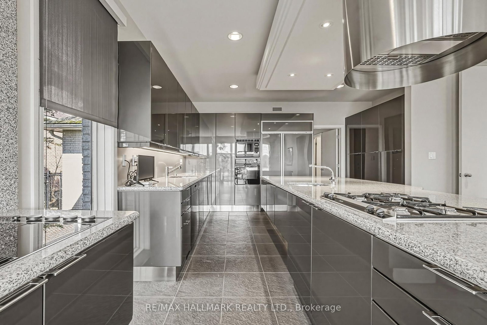 2 Anslow Court • Hamilton, ON photo 15