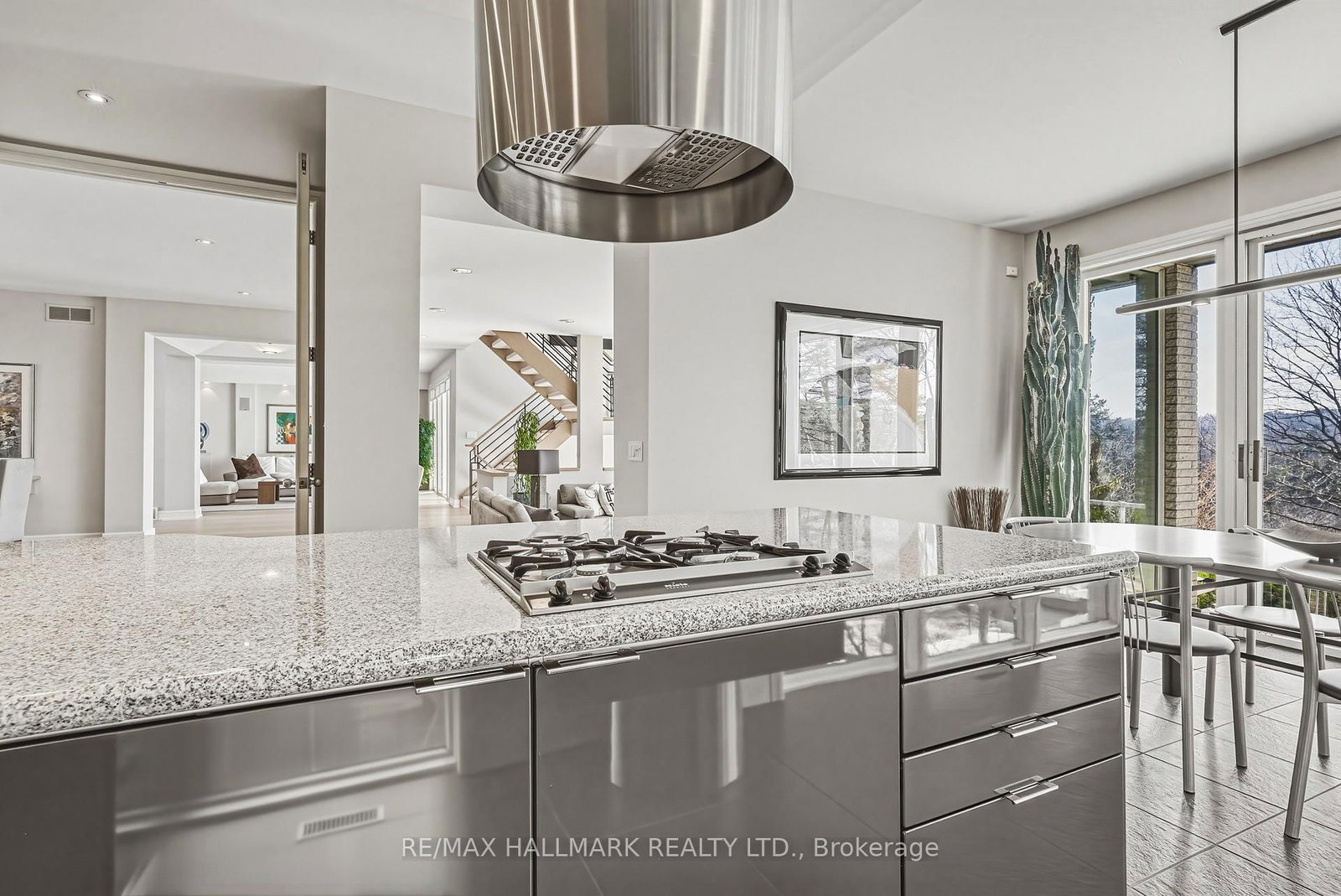2 Anslow Court • Hamilton, ON photo 16