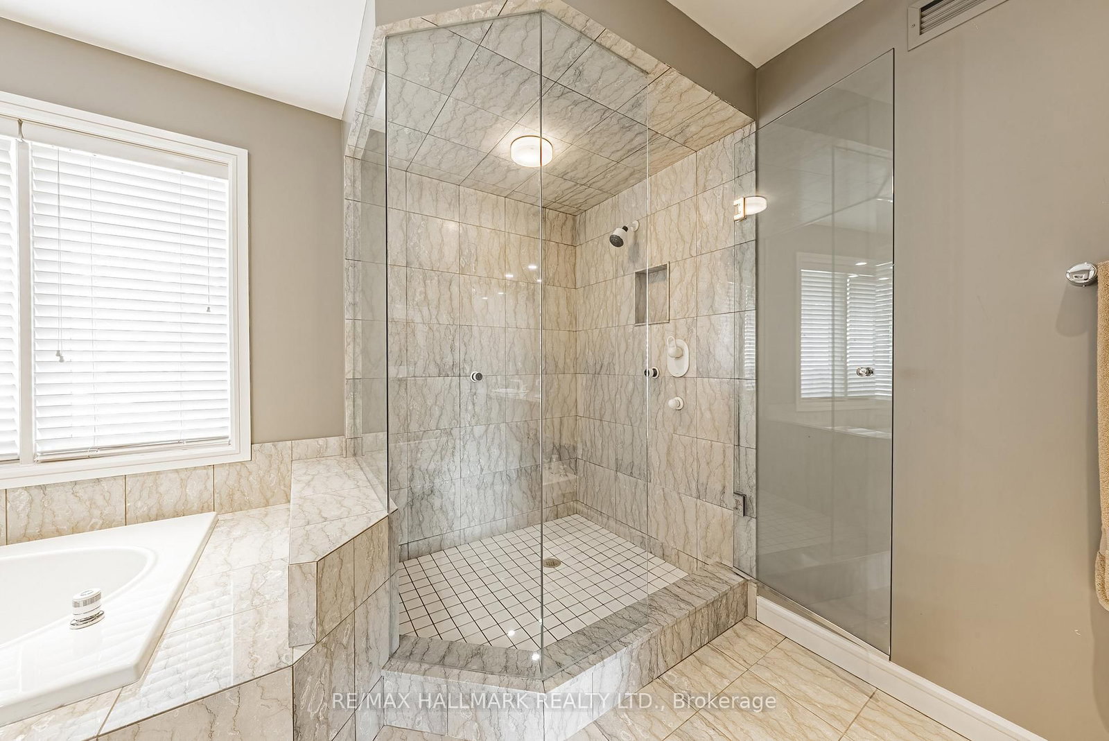 2 Anslow Court • Hamilton, ON photo 25
