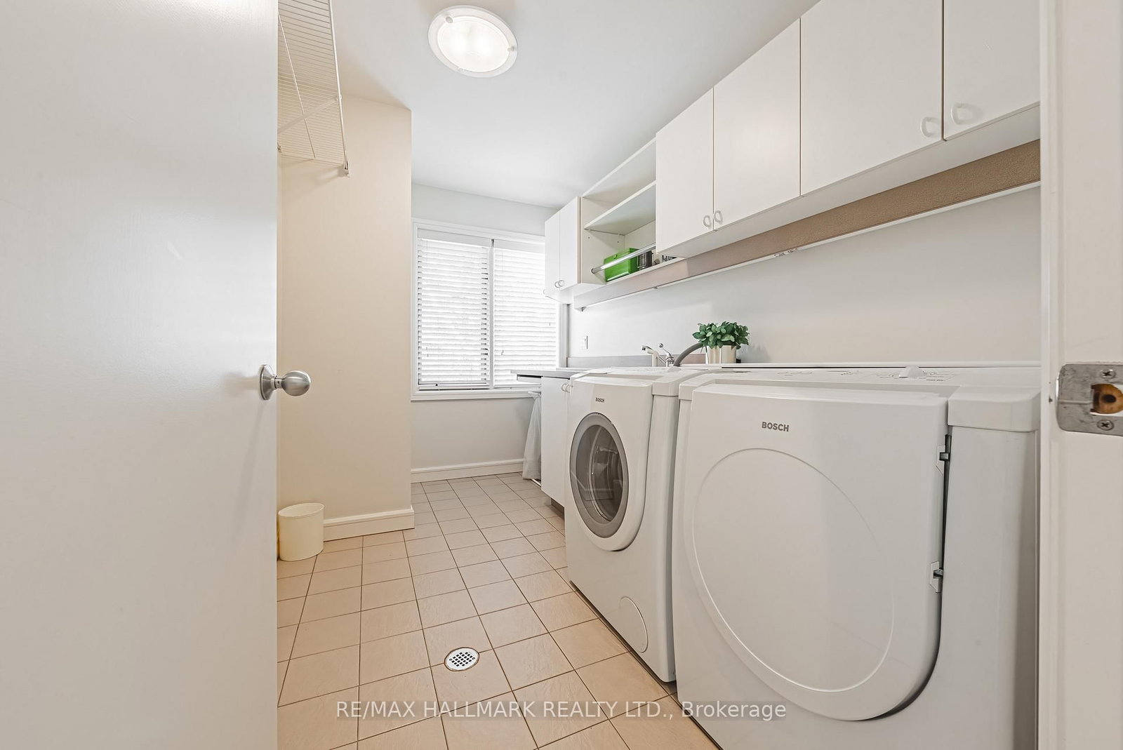 2 Anslow Court • Hamilton, ON photo 34