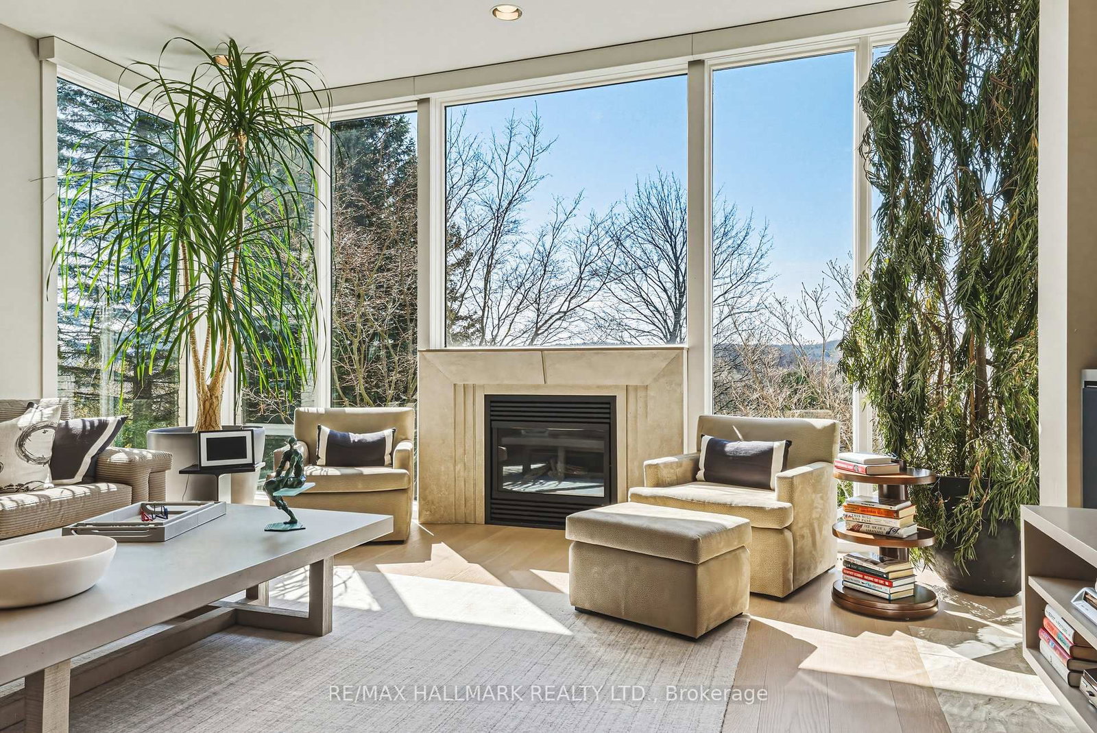 2 Anslow Court • Hamilton, ON photo 8