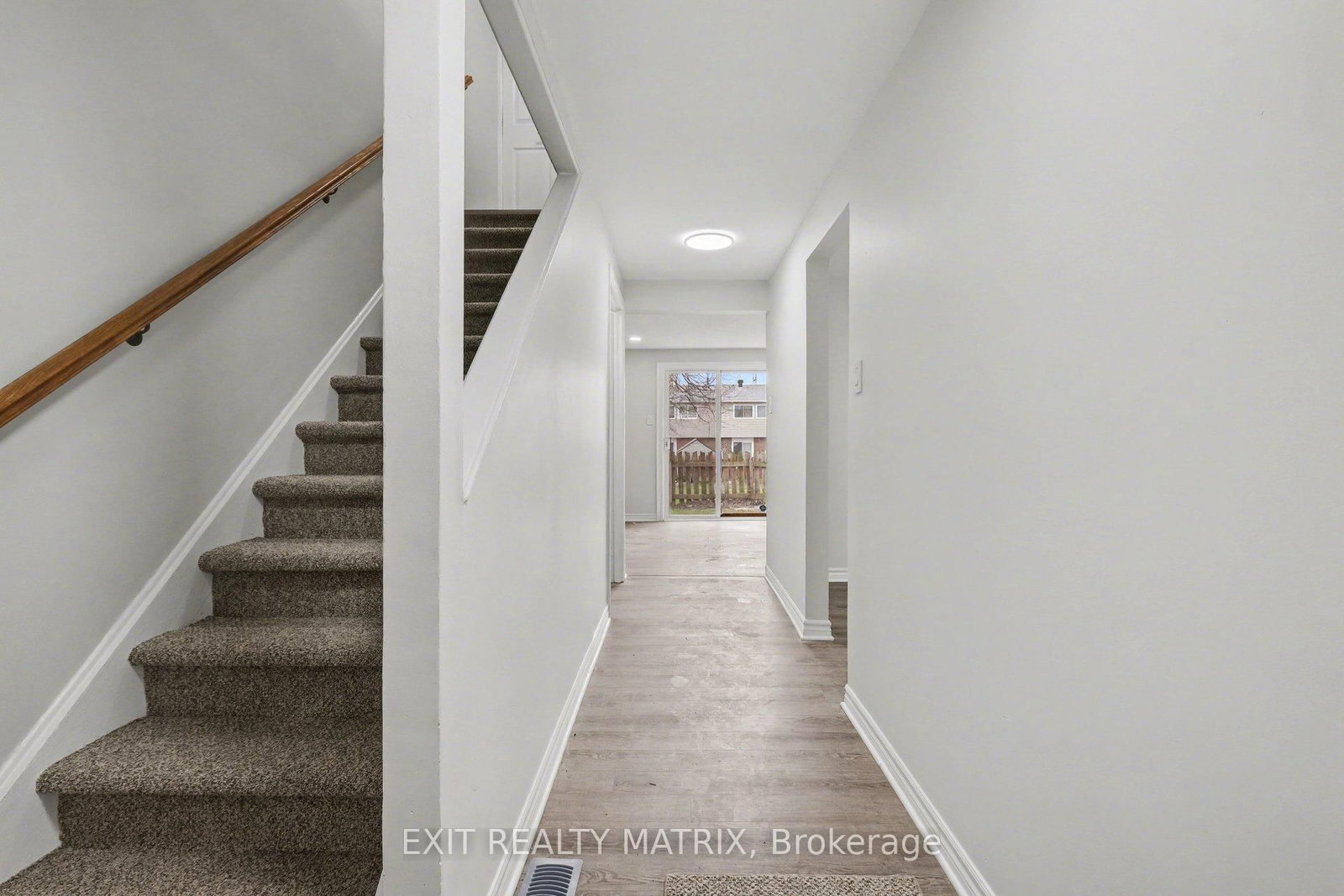 B - 1468 Heatherington Road, Ottawa 4