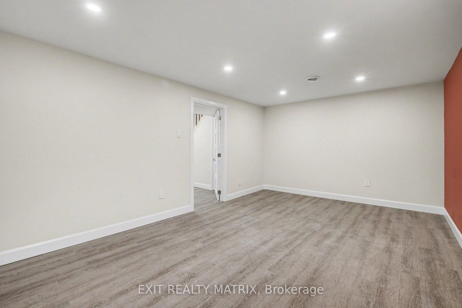 B - 1468 Heatherington Road, Ottawa 5
