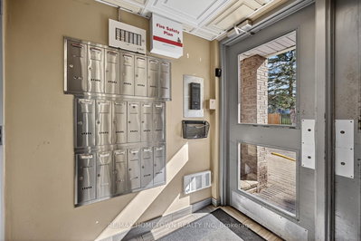 Unit 304 — 820 Laurier Boulevard — photo 5