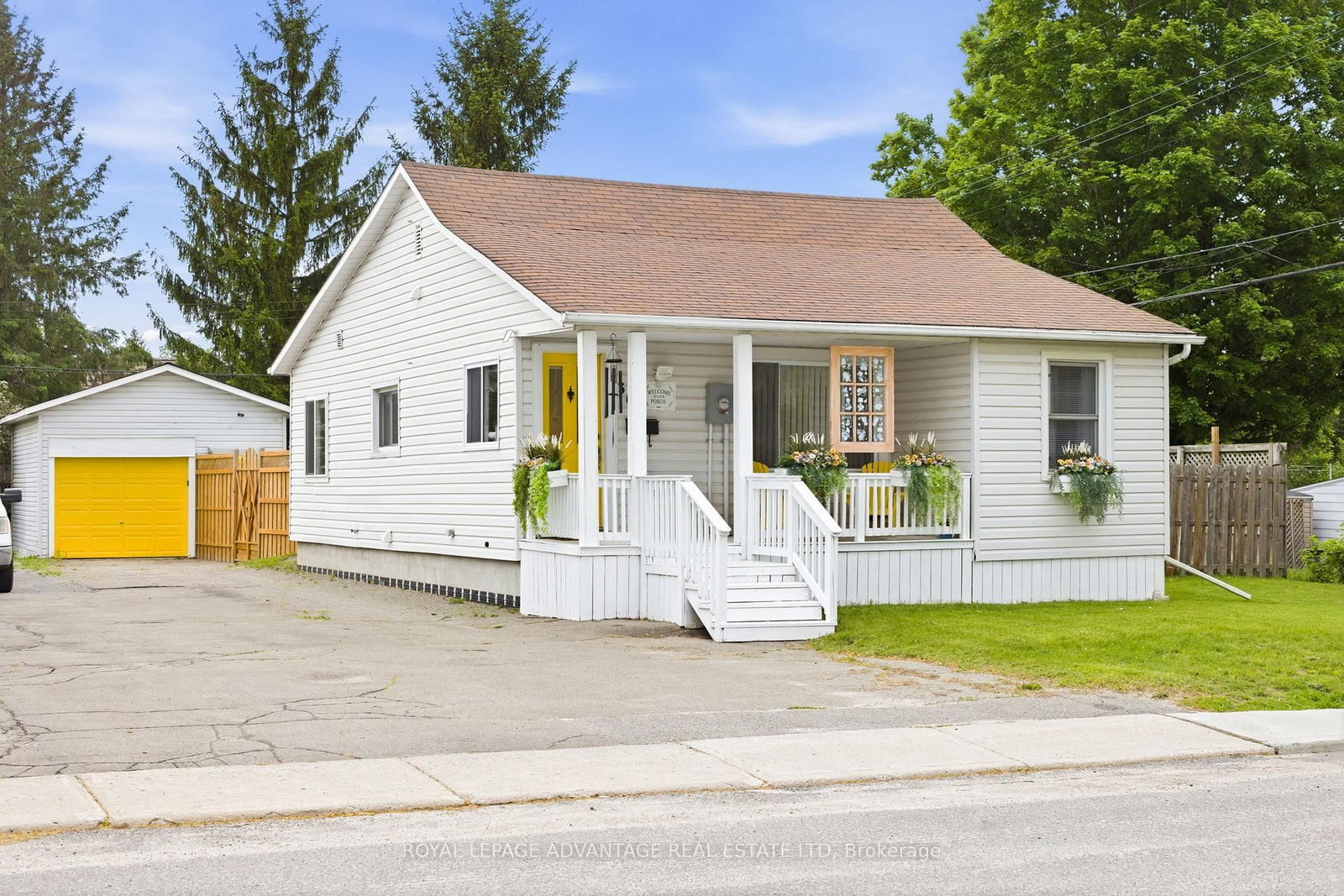 Detached House for sale at 36 Beech Street, Smiths Falls, Ontario, K7A 3V6 - Smiths Falls - MLS: X13216058