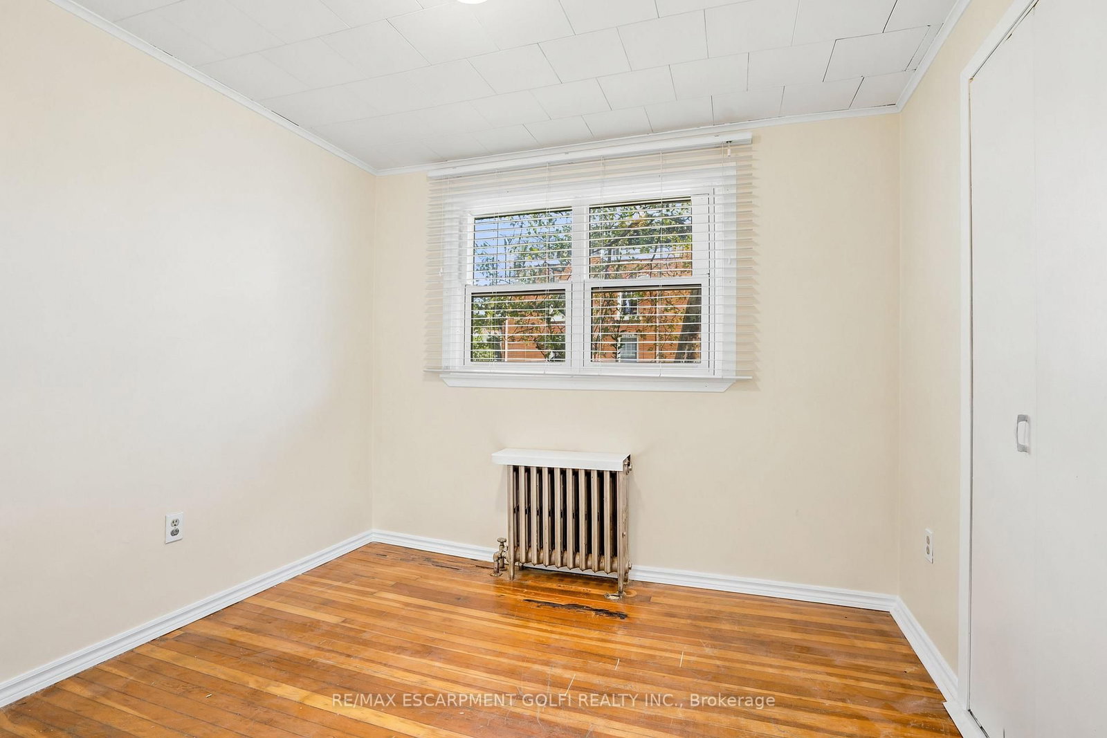 15 Kent Street • Welland, ON photo 12