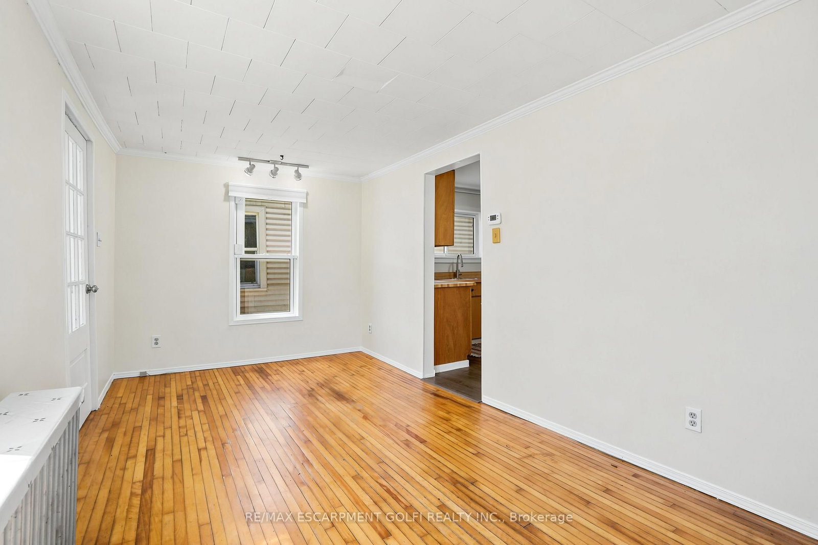 15 Kent Street • Welland, ON photo 6