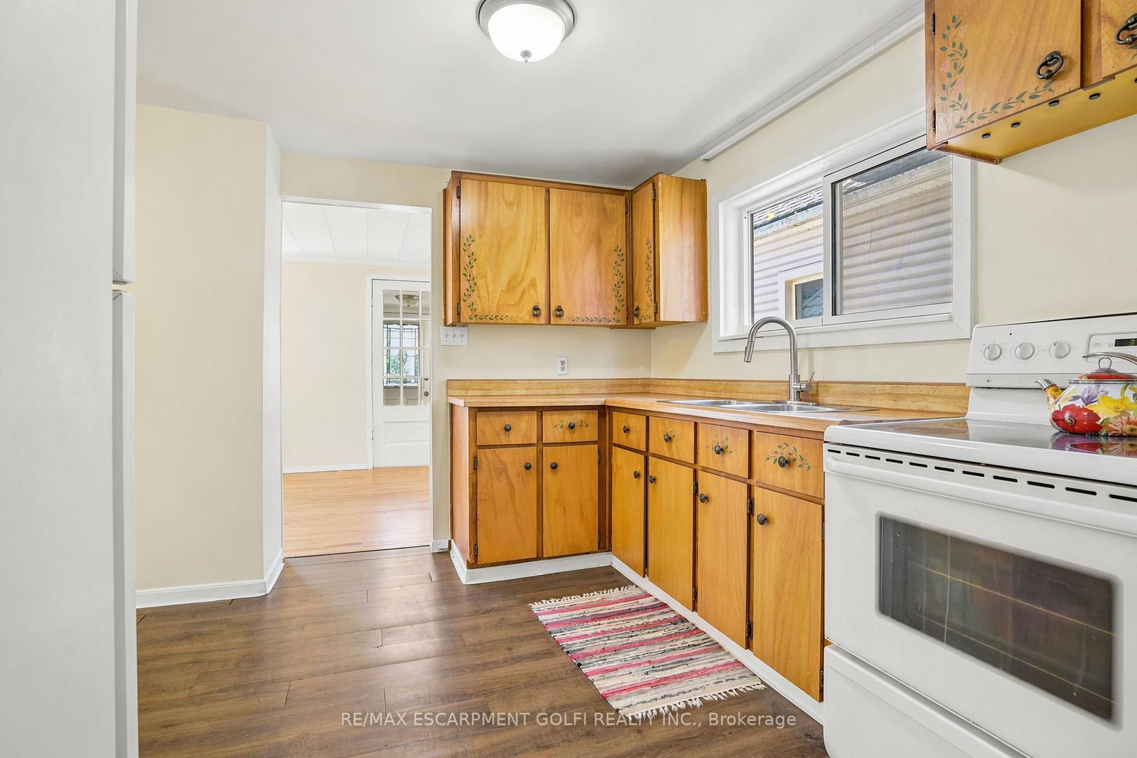 15 Kent Street • Welland, ON photo 8