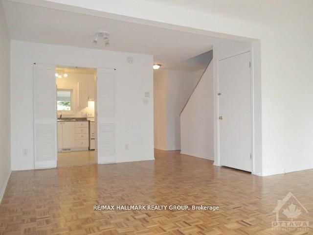 84 Paddington Street • #- • Ottawa, ON photo 9