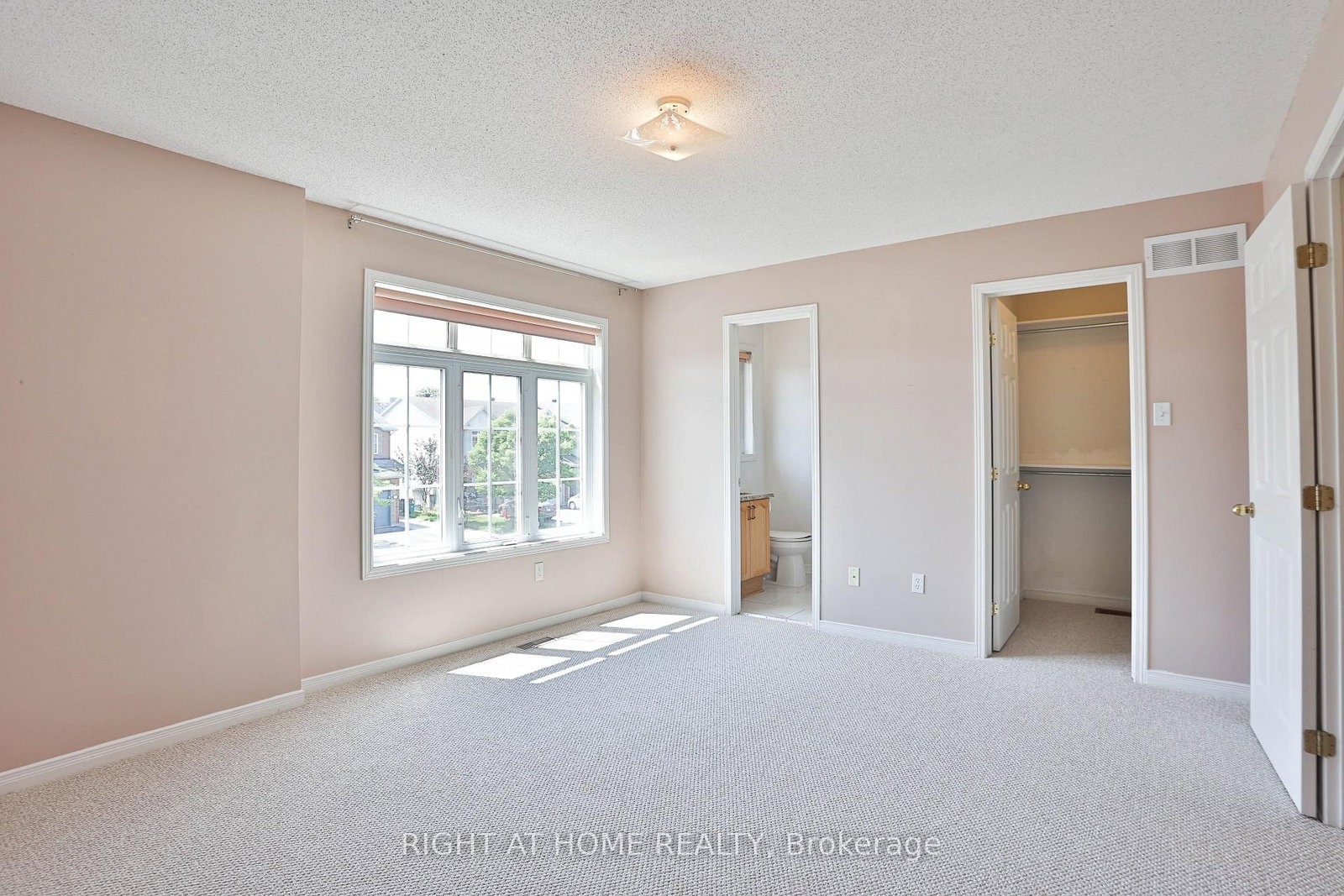 142 Lilibet Crescent E • Ottawa, ON photo 14