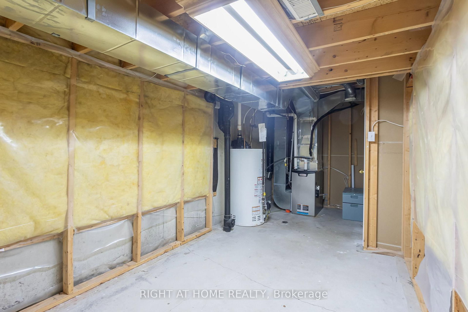 142 Lilibet Crescent E • Ottawa, ON photo 24