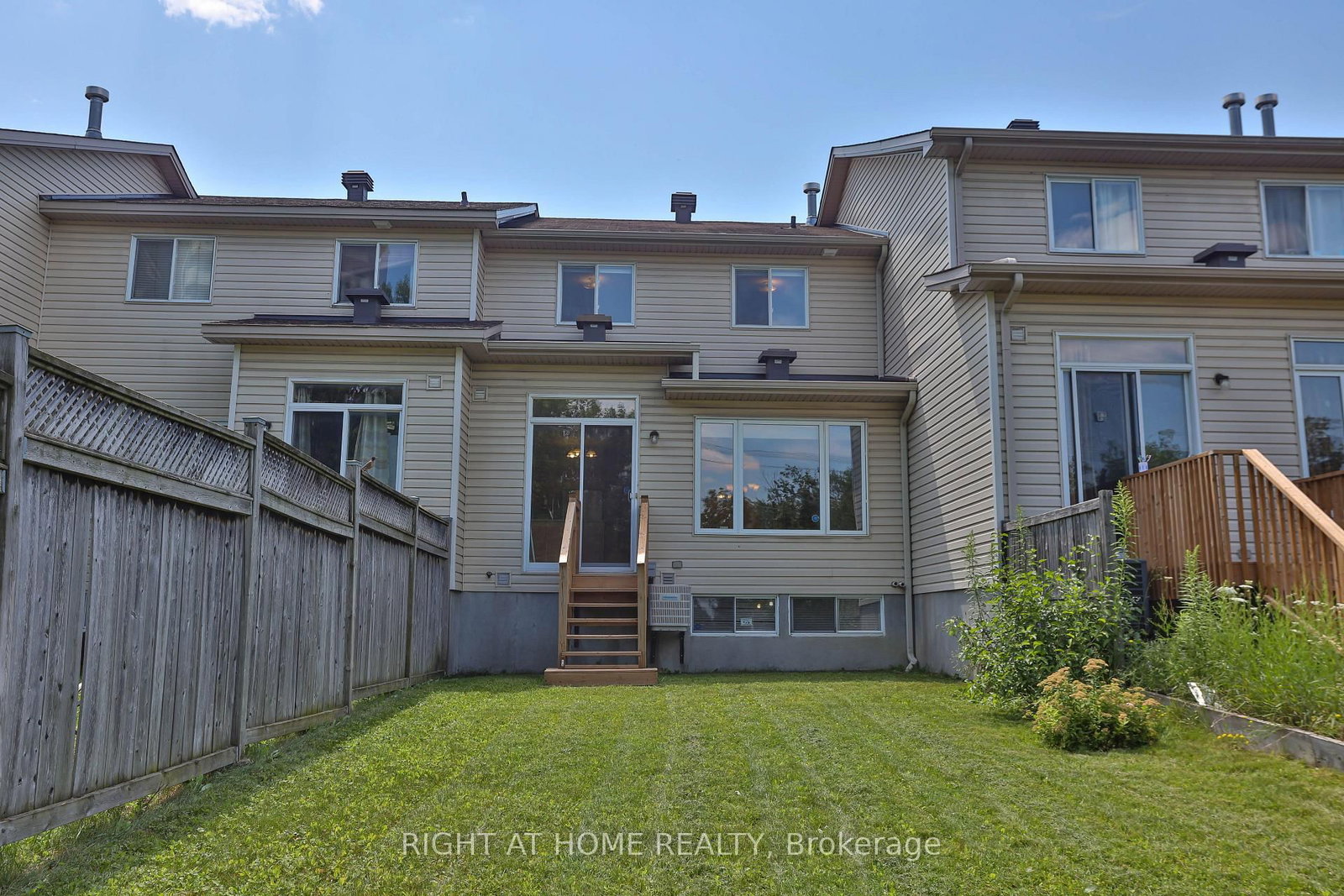 142 Lilibet Crescent E • Ottawa, ON photo 27