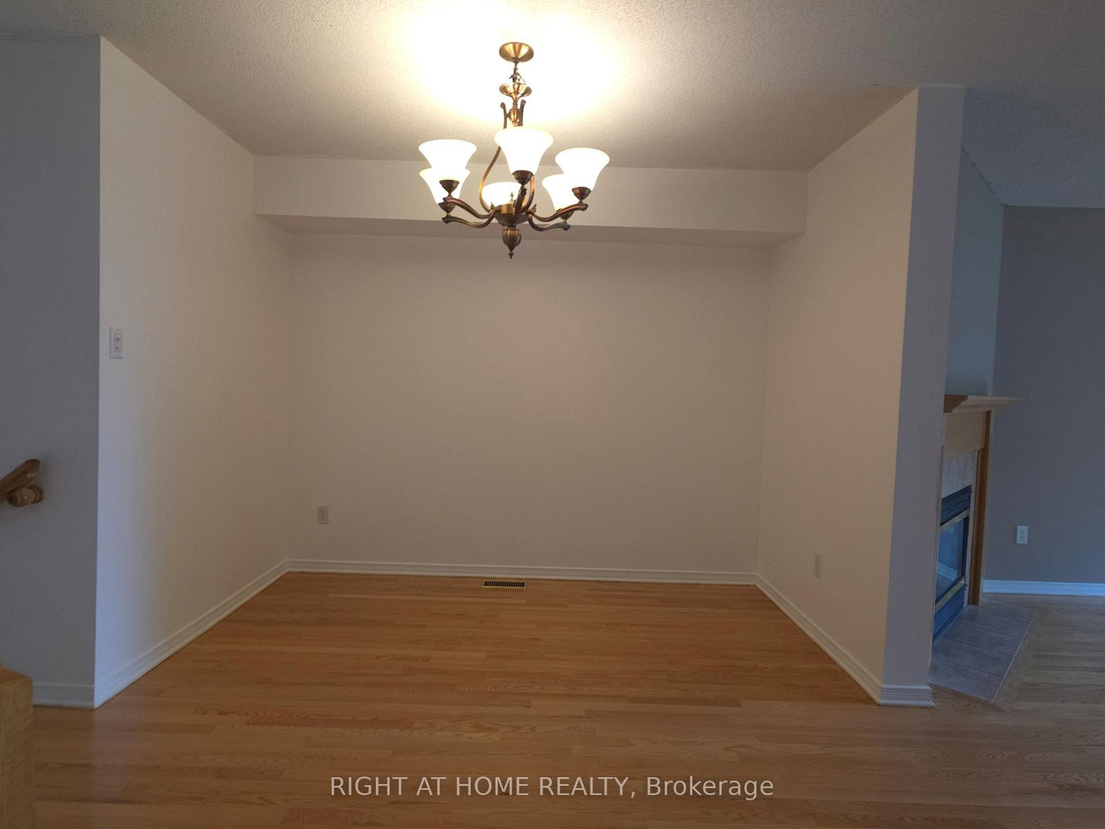 142 Lilibet Crescent E • Ottawa, ON photo 6