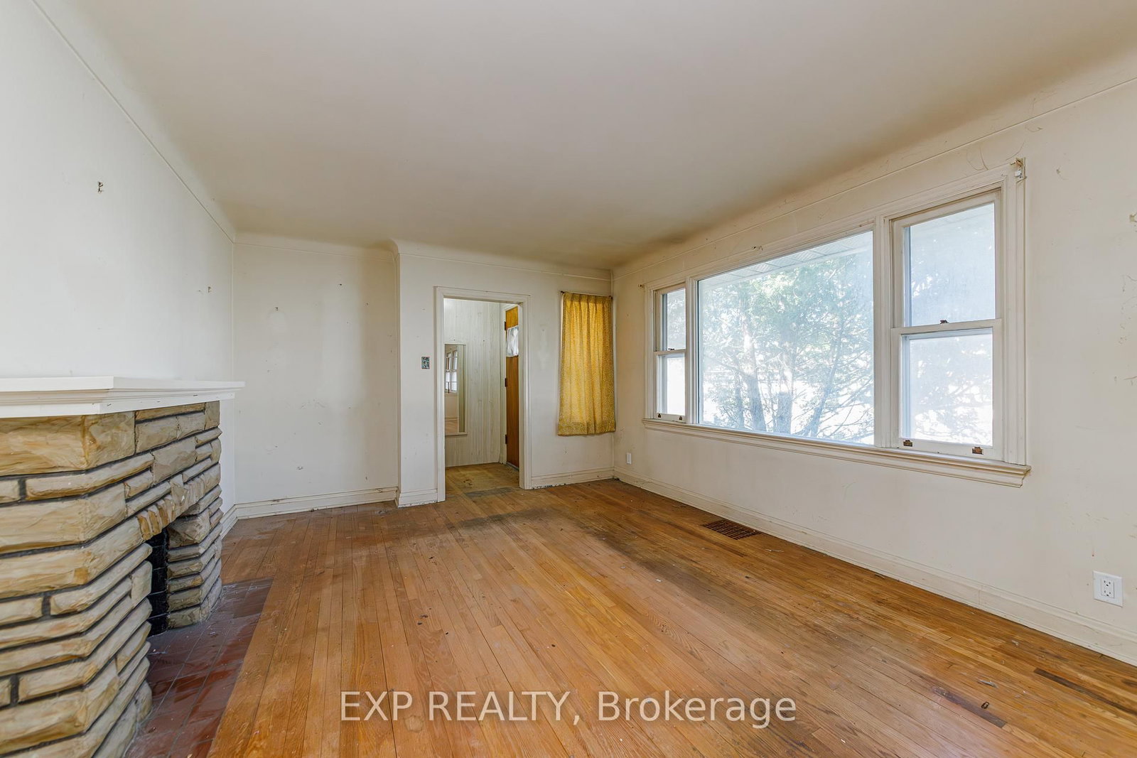 252 Woodroffe Avenue - Photo 2