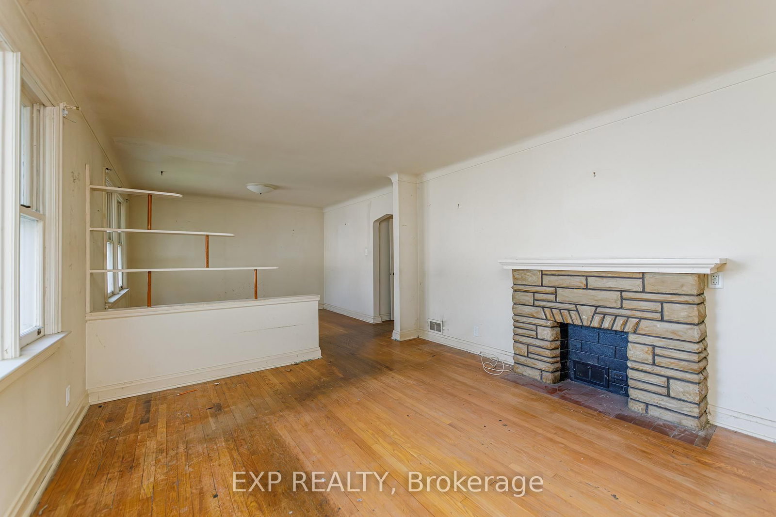 252 Woodroffe Avenue - Photo 3