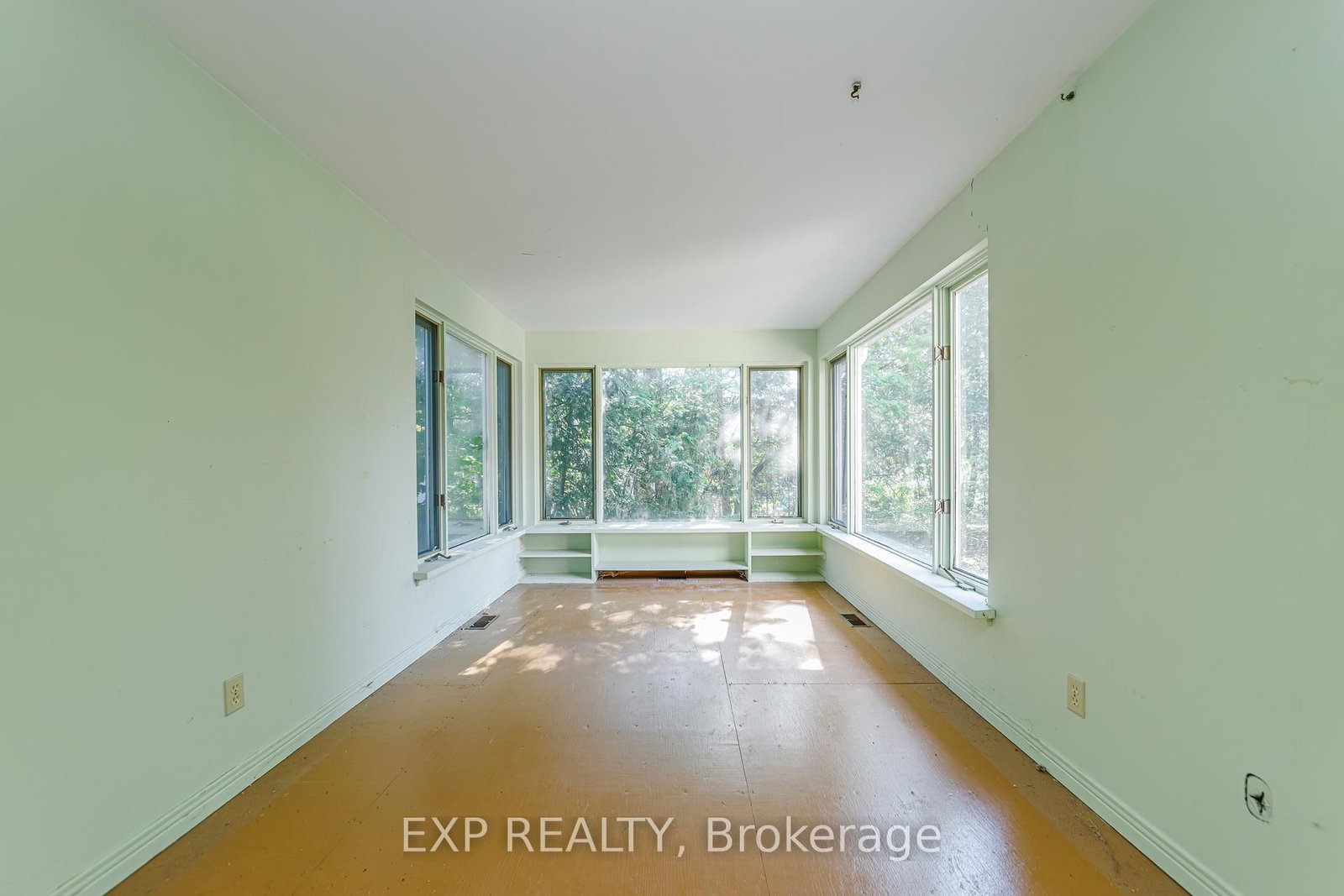252 Woodroffe Avenue - Photo 5