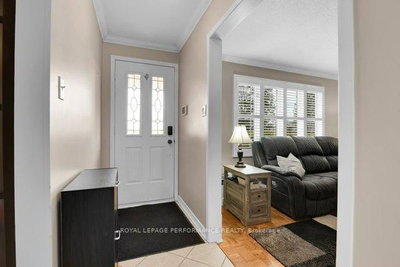 401 Phoenix Crescent — photo 5