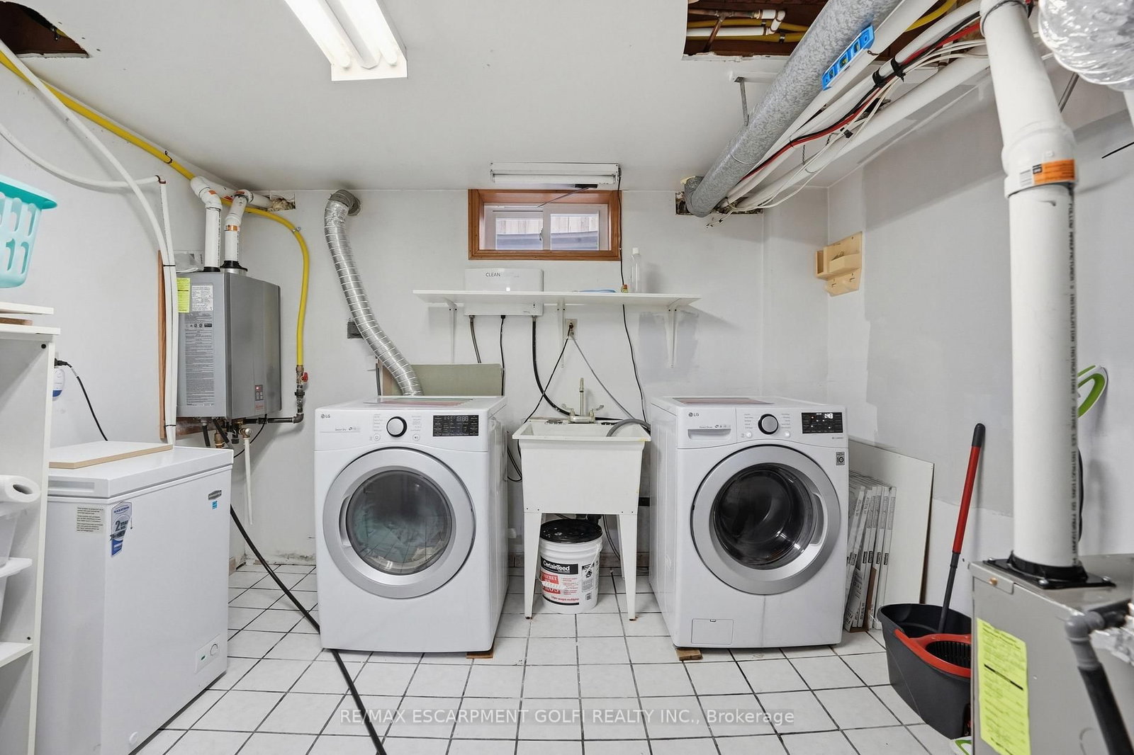 391 East 24th Street - Photo 37